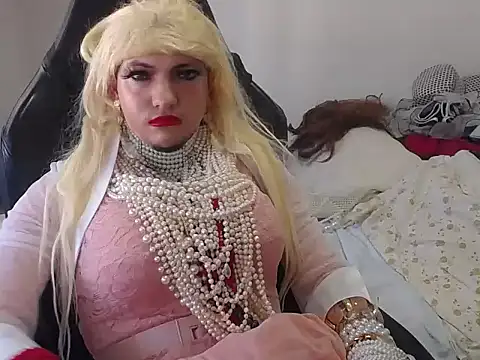 VanesaCrossic online show from April 4, 9:51 am