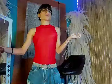 Leo Glow online show from December 18, 1:17 pm