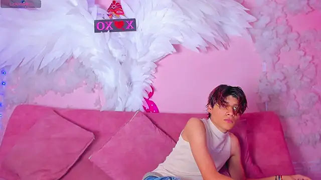 Leo Glow online show from January 15, 1:48 pm