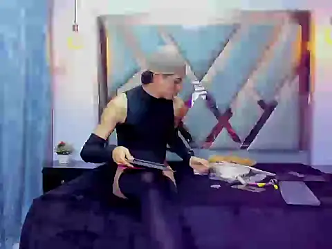 Snapshot of RegannTaylor chatting on December 4, 12:58 pm RegannTaylor online show from December 4, 12:58 pm