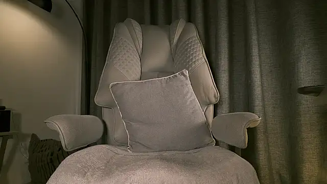 lianewhite online show from March 18, 1:20 am