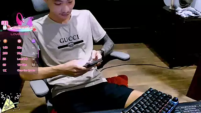 Snapshot of _lulu9999_ chatting on October 31, 3:02 pm lulu9999 online show from October 31, 3:02 pm