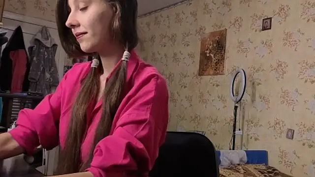 Snapshot of LahomaSassano chatting on November 5, 9:09 am LahomaSassano online show from November 5, 9:09 am