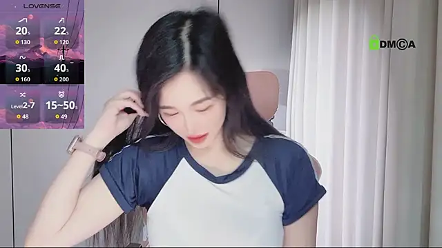 Snapshot of YunShan-33 chatting on June 15, 5:42 am YunShan-33 online show from June 15, 5:42 am