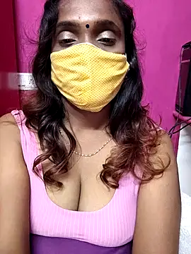 Snapshot of Queen-dhivya chatting on December 5, 6:48 pm Queen-dhivya online show from December 5, 6:48 pm