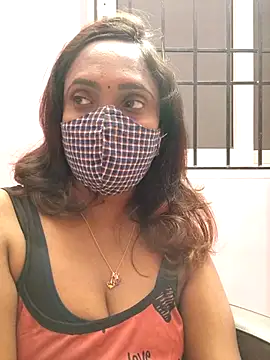 Queen-dhivya online show from February 3, 5:40 pm