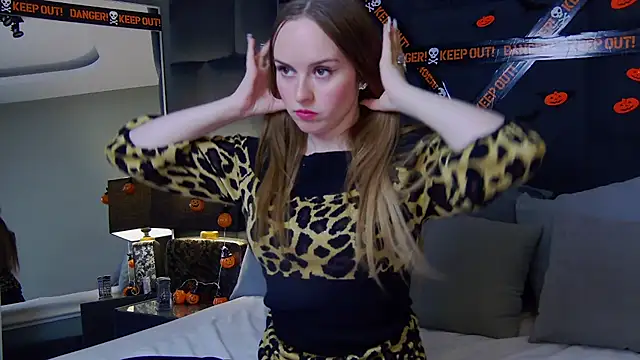 MollyMazer online show from November 2, 9:11 am