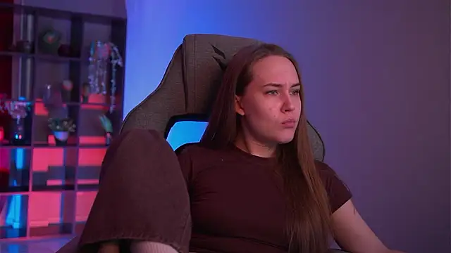 ElinVale online show from January 15, 11:59 am