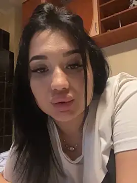 Snapshot of Bella_Ella1203 chatting on November 9, 6:06 pm Bella Ella1203 online show from November 9, 6:06 pm