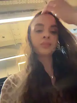 Snapshot of KristiRich chatting on February 2, 8:13 am KristiRich online show from February 2, 8:13 am