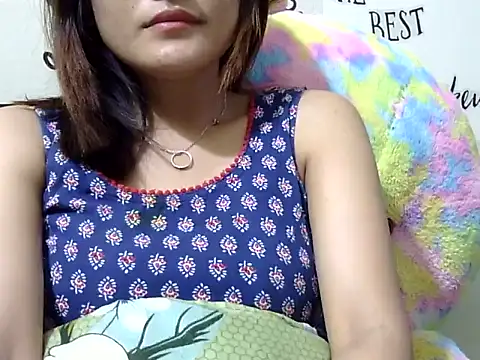 maira 33 online show from May 22, 4:56 pm