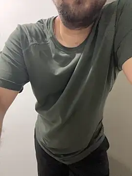 Snapshot of n0tf0und chatting on November 7, 5:40 am n0tf0und online show from November 7, 5:40 am