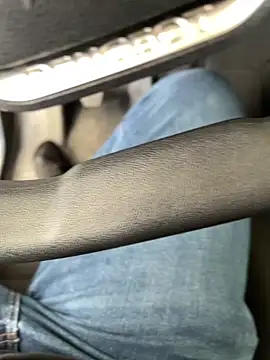 Snapshot of n0tf0und chatting on November 7, 5:46 pm n0tf0und online show from November 7, 5:46 pm