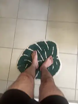 Snapshot of n0tf0und chatting on November 9, 5:33 pm n0tf0und online show from November 9, 5:33 pm