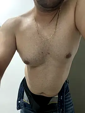 Snapshot of n0tf0und chatting on November 10, 5:50 am n0tf0und online show from November 10, 5:50 am