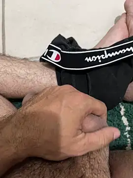 Snapshot of n0tf0und chatting on November 12, 8:04 am n0tf0und online show from November 12, 8:04 am