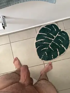 Snapshot of n0tf0und chatting on November 17, 11:21 pm n0tf0und online show from November 17, 11:21 pm