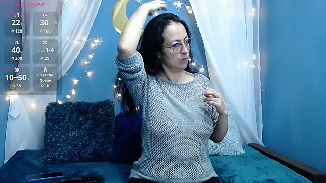 Lauryn Jones online show from December 19, 3:52 pm