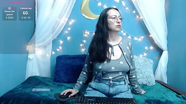 Lauryn Jones online show from January 9, 4:43 pm