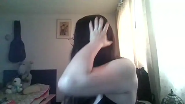 Lauryn Jones online show from April 4, 5:10 pm