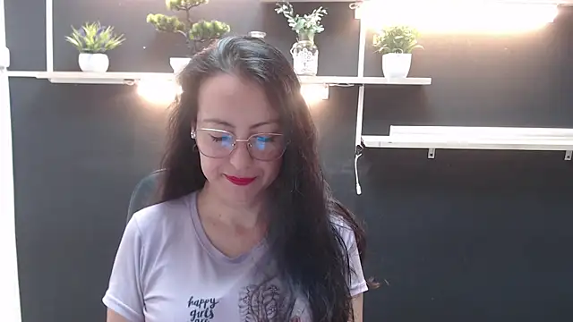 Lauryn Jones online show from April 8, 7:03 pm