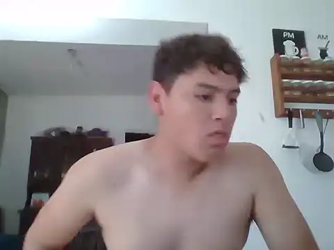 Snapshot of Myboy0020 chatting on November 10, 1:32 pm Myboy0020 online show from November 10, 1:32 pm