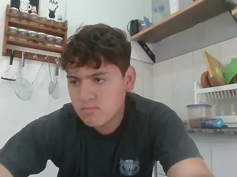 Snapshot of Myboy0020 chatting on November 12, 12:05 pm Myboy0020 online show from November 12, 12:05 pm