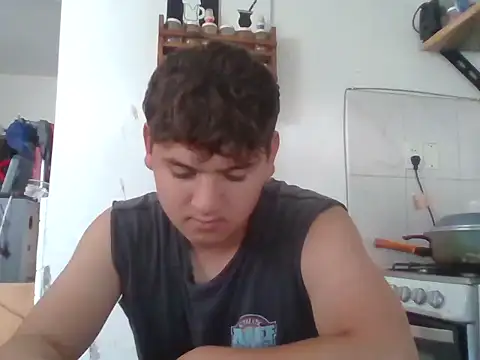 Snapshot of Myboy0020 chatting on November 14, 5:22 pm Myboy0020 online show from November 14, 5:22 pm