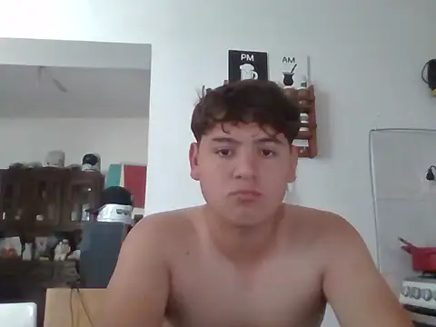 Snapshot of Myboy0020 chatting on December 16, 5:40 pm Myboy0020 online show from December 16, 5:40 pm