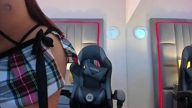 Snapshot of BriannaRivera chatting on November 24, 12:16 pm BriannaRivera online show from November 24, 12:16 pm