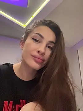 Snapshot of Muna_Luu chatting on October 31, 10:11 pm Muna Luu online show from October 31, 10:11 pm