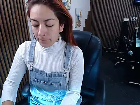 Snapshot of desk_desire chatting on November 14, 11:20 am desk desire online show from November 14, 11:20 am