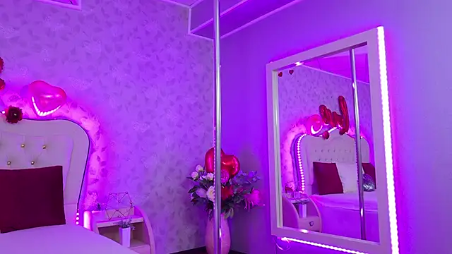 GracieCute online show from February 13, 4:08 am