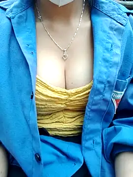 Snapshot of shy-bany123 chatting on December 4, 6:23 am shy-bany123 online show from December 4, 6:23 am