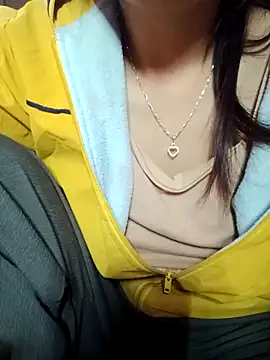 Snapshot of shy-bany123 chatting on December 16, 3:00 am shy-bany123 online show from December 16, 3:00 am