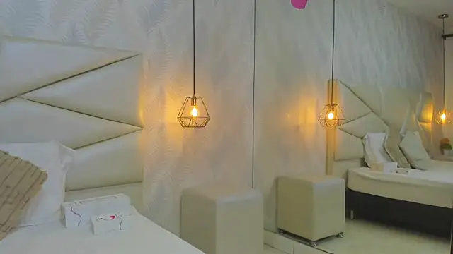 Snapshot of laurettedela_rouse chatting on November 14, 11:09 am laurettedela rouse online show from November 14, 11:09 am