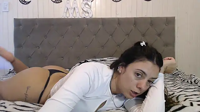 Snapshot of mickystrumia23 chatting on November 29, 2:31 pm mickystrumia23 online show from November 29, 2:31 pm