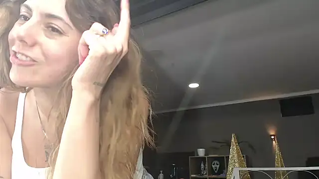 Snapshot of mickystrumia23 chatting on December 16, 12:48 am mickystrumia23 online show from December 16, 12:48 am