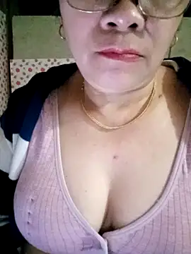 small-house123 online show from February 18, 5:47 am