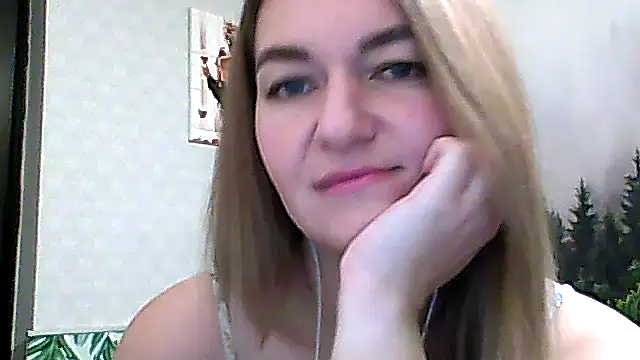 Snapshot of CandyOLimeX chatting on November 23, 9:36 pm CandyOLimeX online show from November 23, 9:36 pm