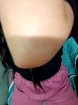 Snapshot of Hey_shiviii chatting on March 1, 3:08 am Hey shiviii online show from March 1, 3:08 am