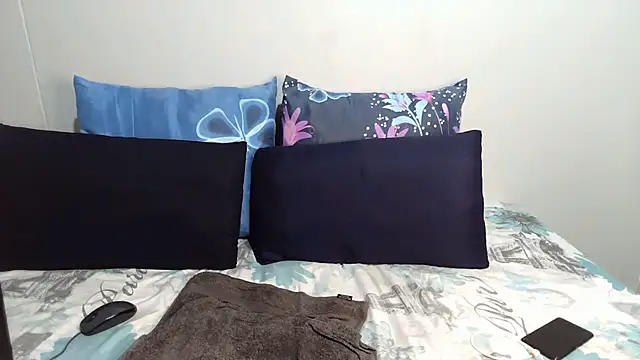 Snapshot of Dickcraverb30 chatting on December 5, 8:38 pm Dickcraverb30 online show from December 5, 8:38 pm