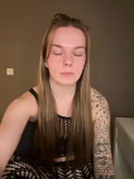 LisaFreierxx online show from February 18, 8:05 pm