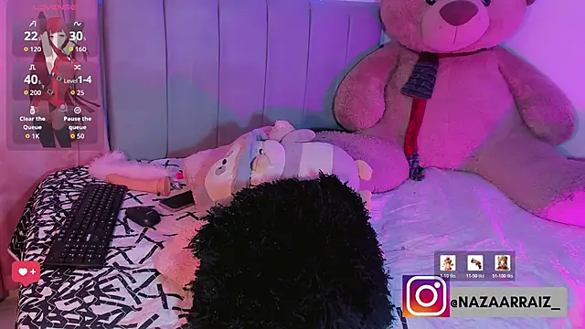 Snapshot of SexyNaza_1 chatting on January 16, 10:41 am SexyNaza 1 online show from January 16, 10:41 am