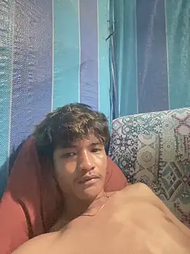 Robiwahyudi12345 online show from November 12, 8:08 pm