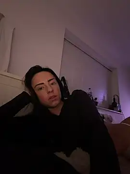 Snapshot of Bethrae25 chatting on February 15, 10:39 pm Bethrae25 online show from February 15, 10:39 pm