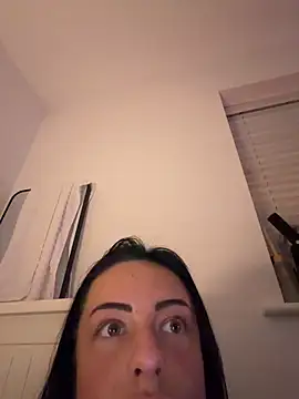 Snapshot of Bethrae25 chatting on February 25, 11:47 pm Bethrae25 online show from February 25, 11:47 pm