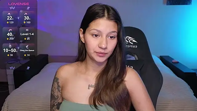 Snapshot of Nikol_Goldysss chatting on November 10, 1:26 am Nikol Goldysss online show from November 10, 1:26 am