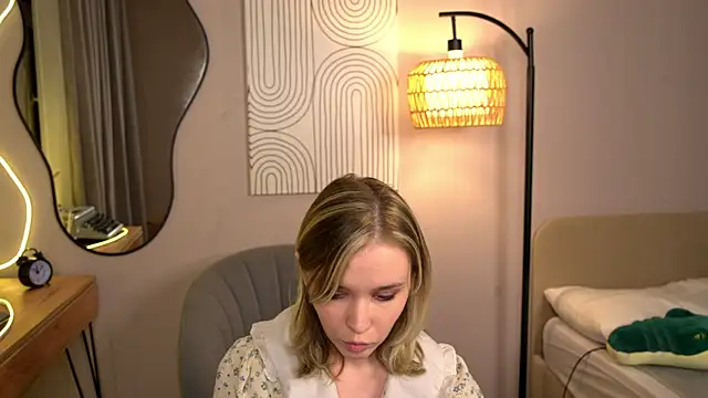 Mini Ashley online show from November 3, 3:24 pm