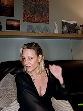 LittleSexyT online show from November 10, 10:42 pm